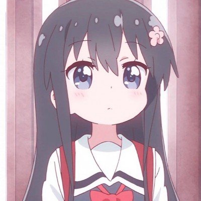 游客爬上泰山五岳独尊石刻拍照